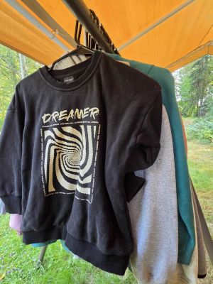Black "Dreamer" Graphic Sweatshirt