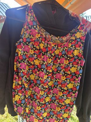 Floral Print Sleeveless Top